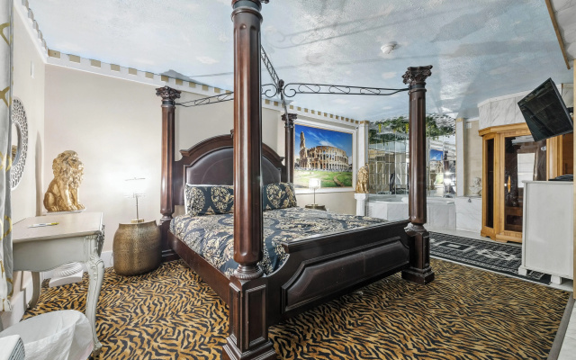 Days Inn & Suites by Wyndham Terre Haute