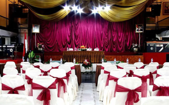 OYO 242 New Grand Park Hotel