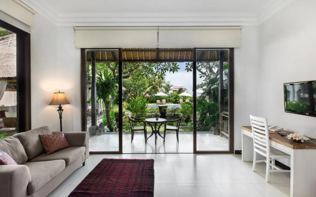 Villa Pantai Karang