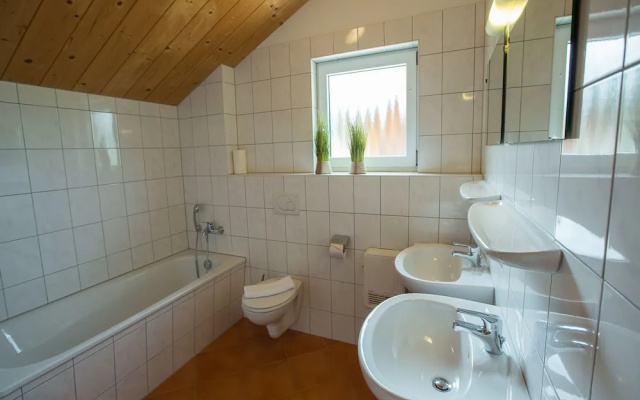 Chalet in Annaberg-lungotz With a Community Pool