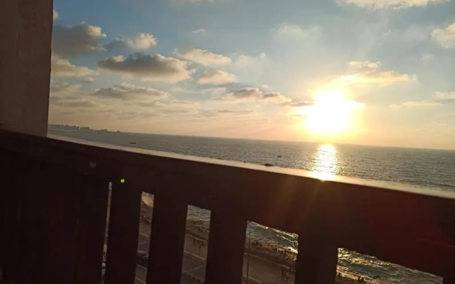 sporting sea view two bedroom appartement