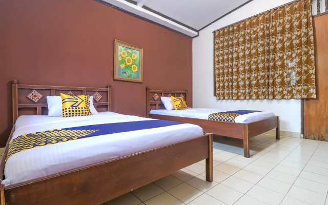 OYO 1927 Hotel Candra Adigraha