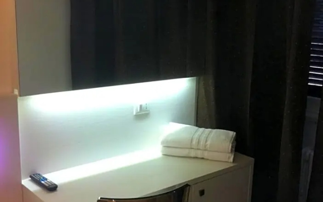 Esquire Inn Roma
