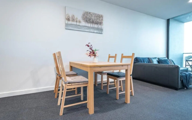St Kilda 2BR2BA +Balcony +view+workstation+ car