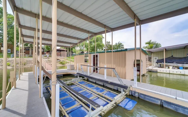 2 Boat Docks: Grand Lake Waterfront Home