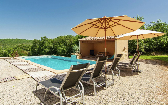 Peaceful Villa in Calamane with Private Swimming Pool