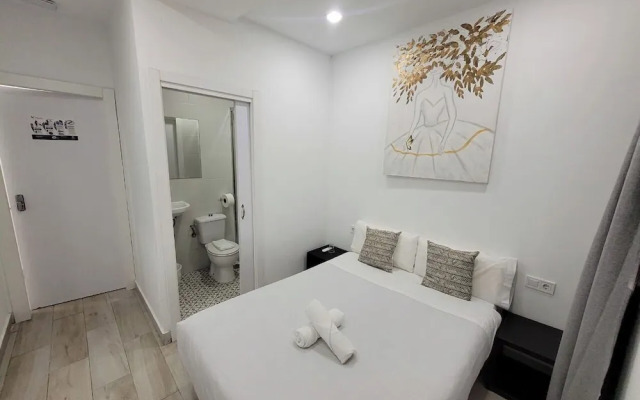 AYZ Silvela - Auto check-in property