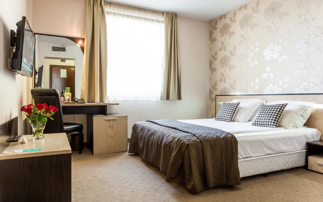 City Avenue Hotel