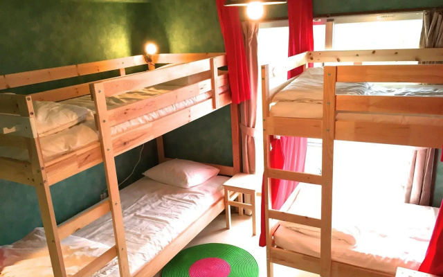 Guesthouse Ho Aloha - Hostel