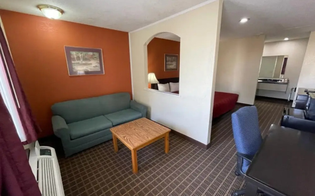 Knights Inn By Capital O Emporia US 50