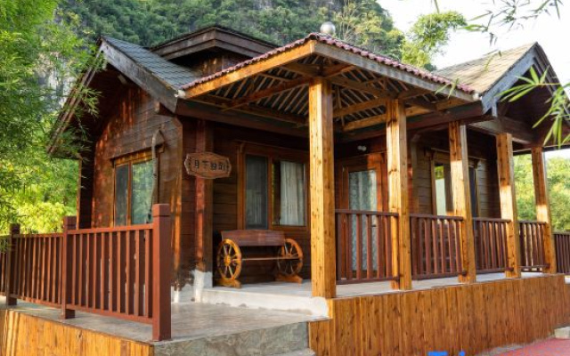 Yangshuo Lotus Pond Night Villa