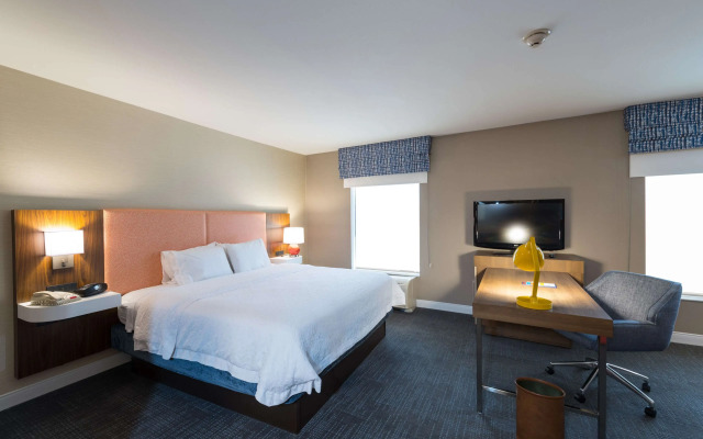 Hampton Inn & Suites Jamestown