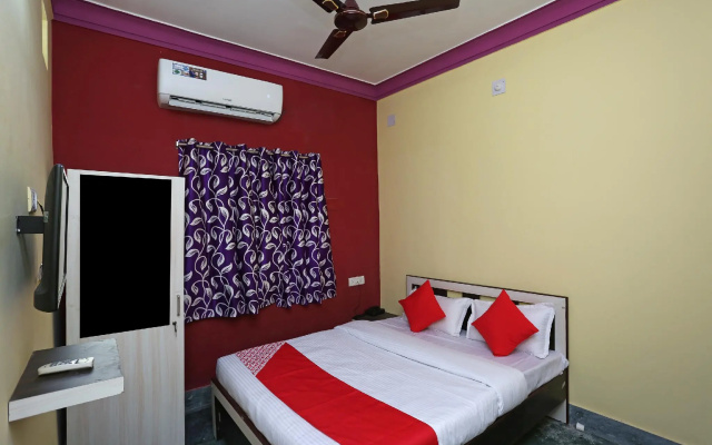 OYO 37792 Moonlight Residency