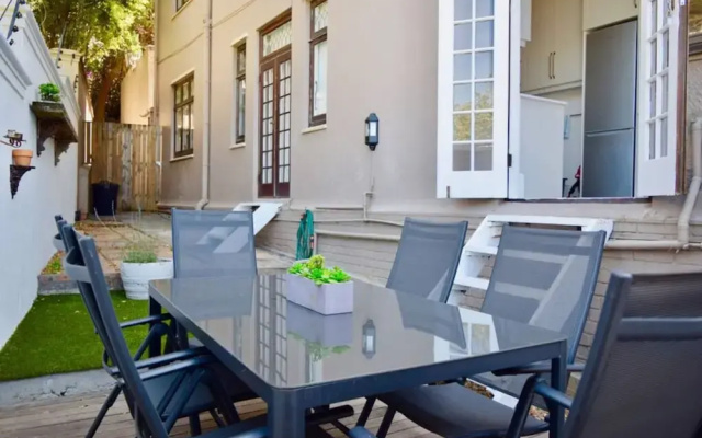 Spacious 3 Bedroom Home Green Point
