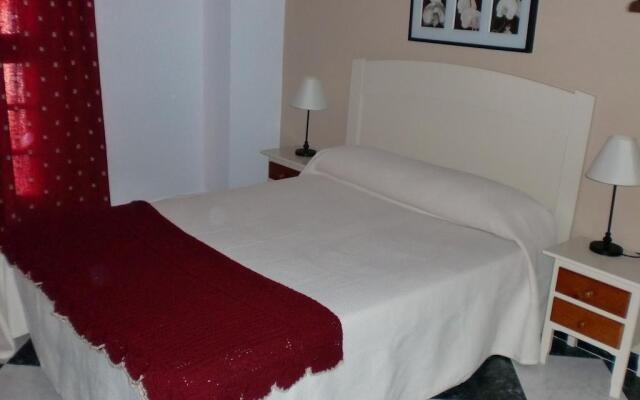 Отель Camping-Bungalows El Faro Испания, Кониль-де-ла-Фронтера - отзывы, цены и фото номеров - забронировать отель Camping-Bungalows El Faro онлайн комната для гостей