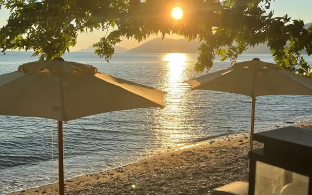 Mangata Seaside Hotel