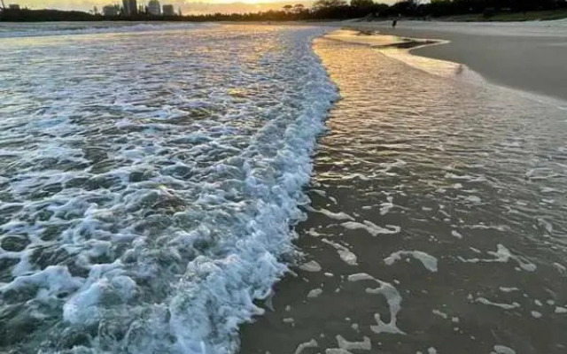 20 Steps to the Sand!