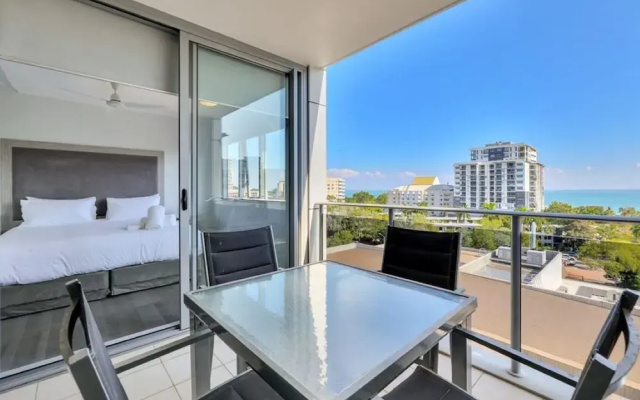 Stylish 1-bed Darwin City Stay With Balcony Views