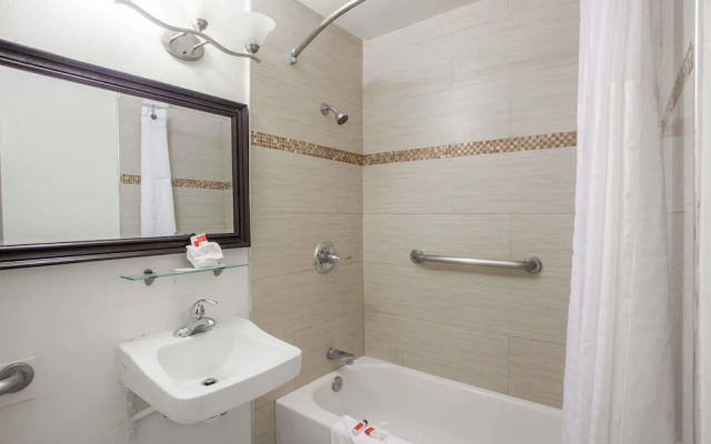 Days Inn By Wyndham Orange Anaheim