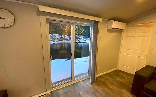 Harrison Lake Cottages