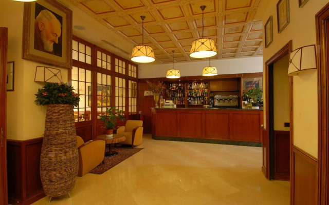 Hotel Mir