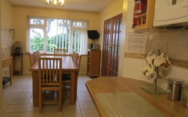 Birchcroft-hideaway - sleeps 8 with Hot Tub