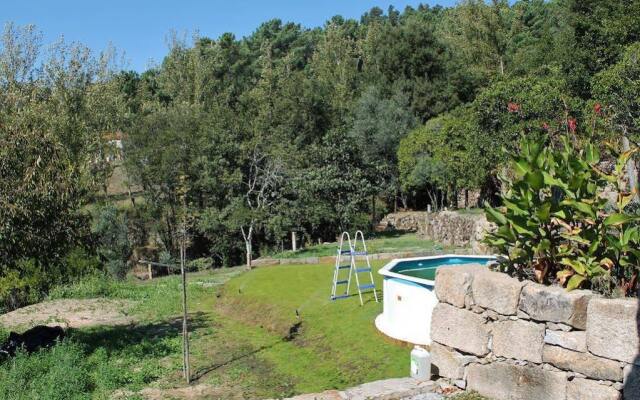 Отель Quinta do Sobreiro Португалия, Марку-ди-Канавезиш - отзывы, цены и фото номеров - забронировать отель Quinta do Sobreiro онлайн бассейн