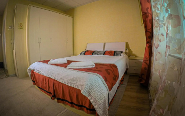 LG Tour & Hostel