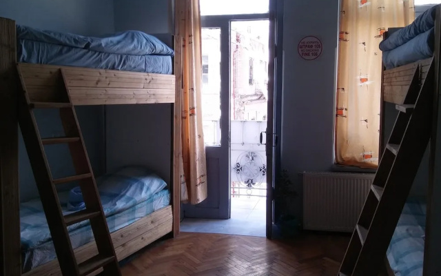 Хостел «Варерон»