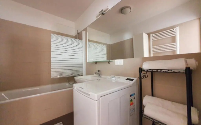 Near Lake Stylish & Fully Furnished Apartment