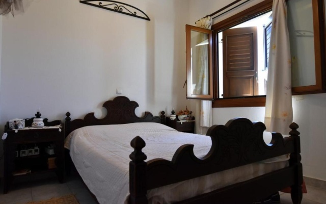 Family home a 3 minute walk from 2 beaches