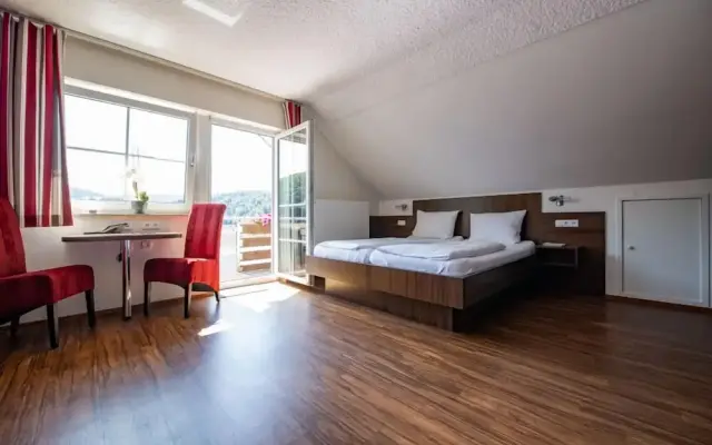 Garni Hotel Henn