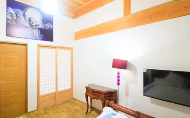 Hanok Jungwon House Pension