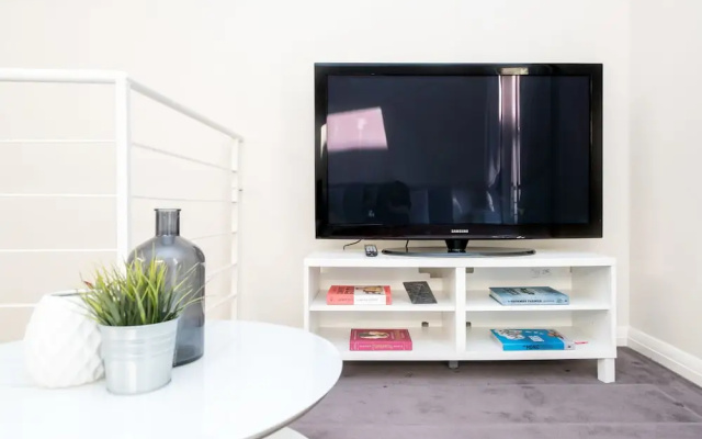 2 Bedroom Balcony Terrace near Kings Cross