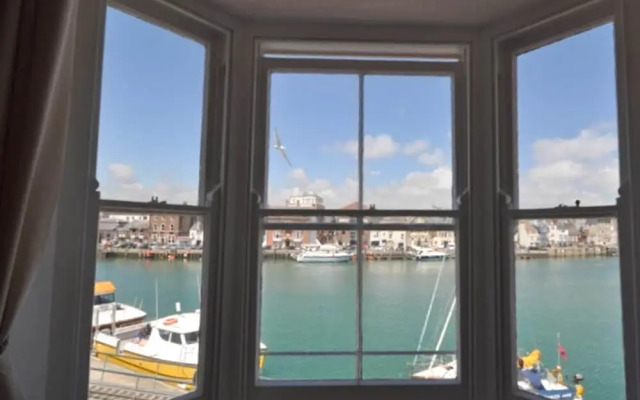 Artists Harbour View 2