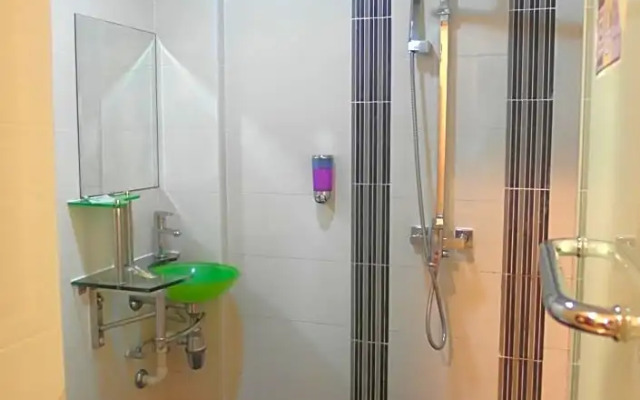 Deluxe Double room (full double bed) · Hotel Bahagia — photo 10