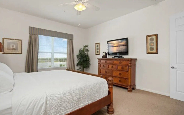 Pool View Penthouse 3 Bedroom Condo