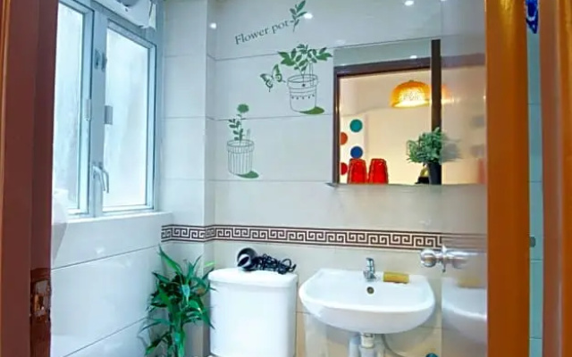 WC Downtown 3-bedroom Apartment MTR Downstairs 14C