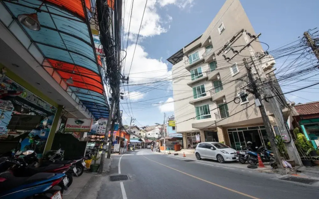 Golden Place Patong by OYO Rooms