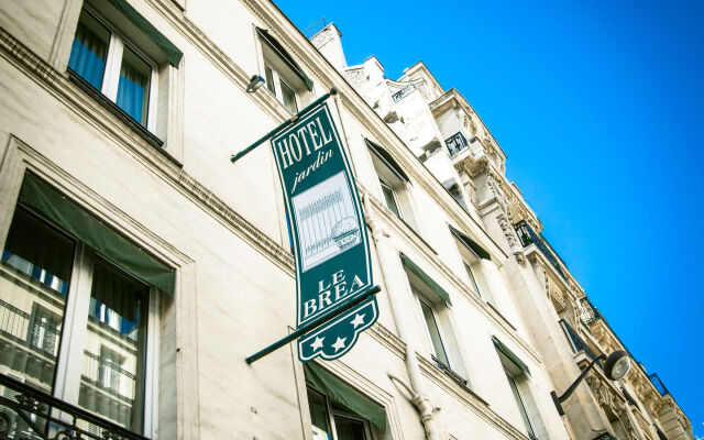 Отель Hôtel Jardin le Bréa вид на фасад