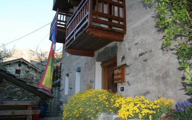 Отель B&B La Maison De Grand Maman Италия, Шампорше - отзывы, цены и фото номеров - забронировать отель B&B La Maison De Grand Maman онлайн вид на фасад