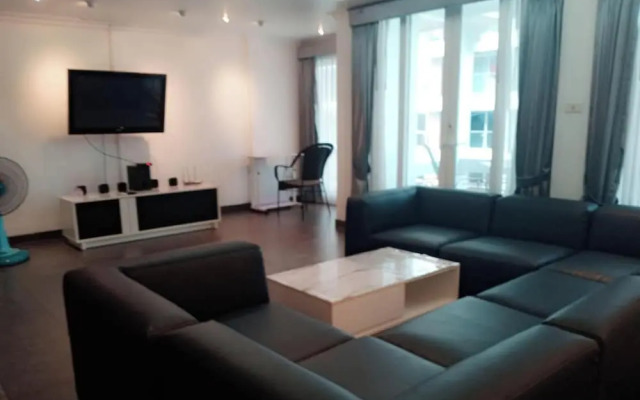 115sqm Studio Type Jacucci - Apartment 301