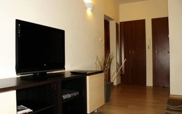 Aparthouse