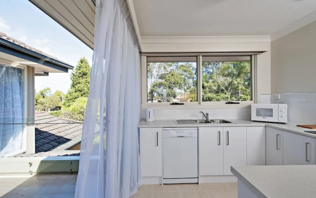 Soldiers Point Road, 245, Wanda View