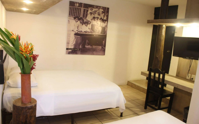 Hotel Maya Rue