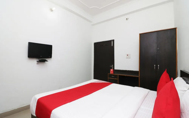 OYO 24199 Hotel Ojus Tower