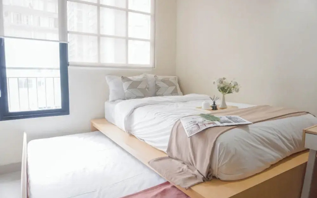 Comfy Studio At 2Nd Floor Evenciio Margonda Apartment