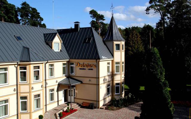 Отель Dzintars Hotel Латвия, Юрмала - 8 отзывов об отеле, цены и фото номеров - забронировать отель Dzintars Hotel онлайн вид на фасад