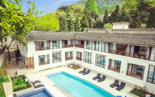 Hillside Spring Resort