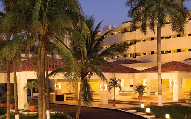 Отель Dreams Huatulco Resort & Spa вид на фасад